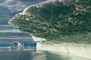 Ledge: Greenland, Ilulissat, Midnight sun lights