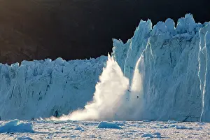 Calving: Greenland, Ilulissat, Setting midnight sun