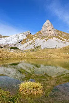 Rofan: Grubalacke, behind it peaks Seekarlspitze and Rosskopf