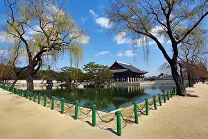 Pavilion: Gyeonghoeru Pavilion at Gyeongbokgung Palace in Seoul, Korea