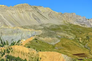 Clay: Gypsum polychrome (rocks deposited in the Triassic)