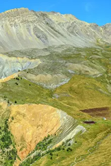 Clay: Gypsum polychrome (rocks deposited in the Triassic)