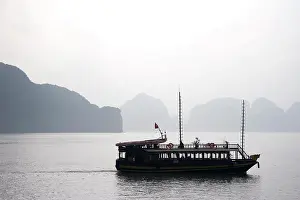 Slow: Ha Long Bay, Vietnam. UNESCO declared World