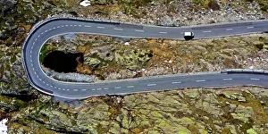 Canton: Hairpin bend on the pass road to the Great St. Bernard Pass