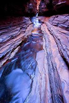 Hancock: Hancock Gorge - a stream is flowing down Hancock