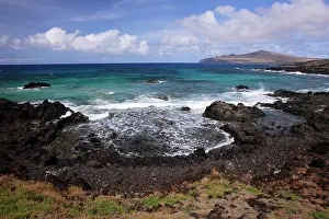 Hanga: Hanga HoIonu or La PA rouse Bay with Poike Peninsula