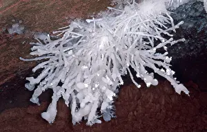 Winds: Helictites