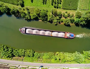 Neckar: Hessigheim rock gardens with barge on the Neckar