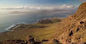 Scenics: The high volcanic cliffs of El Risco - with Isla