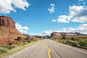 Peop: Highway, Capitol Reef National Park, Utah, USA
