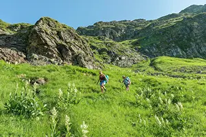 Howse: Two hikers on a trail, Schladming Tauern, Schladming