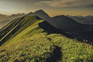 Valleys: Hiking tour on the Hic nig mountain in the Lechtal valley ne