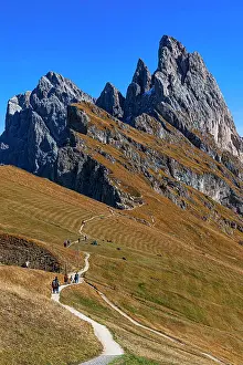 Adige: Hiking trail to the Geisler Group with the Sas Rigais