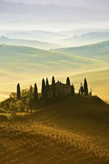 Tuscany: Hilly landscape with manor house, Tuscany, Italy, Europe