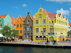 Colonial: Historic buildings in Dutch-Caribbean colonial style