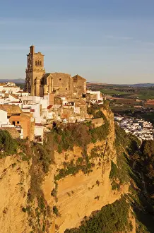 Frontera: The historic district of the White Town of Arcos de la Front