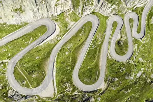 Chain: Historical road Tremola, mountain pass Sasso San