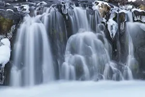 Hlauptungufoss: Hlauptungufoss Waterfall winter