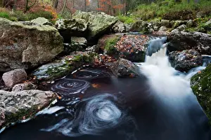 Luik: Ho?gne river in autumn