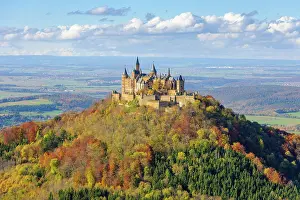 Hohenzollern: Hohenzollern Castle in autumn, Swabian Alb, Baden-W&, x32d349