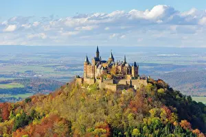 Hohenzollern: Hohenzollern Castle in autumn, Swabian Alb, Baden-W&, x32d349