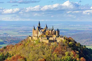Hohenzollern: Hohenzollern Castle in autumn, Swabian Alb, Baden-W&, x32d349