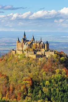Hohenzollern: Hohenzollern Castle in autumn, Swabian Alb, Baden-W&, x32d349