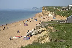 Hive: Holiday makers enjoying sunshine on Hive Beach
