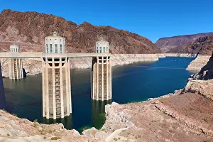 Electric: Hoover Dam hydroelectric dam on the border between