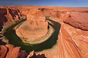 Degree: Horseshoe Bend - dramatic view of a nearly 360