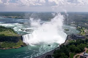 Topviews: Horseshoe Falls, Niagara River, Niagara Falls, Ontario
