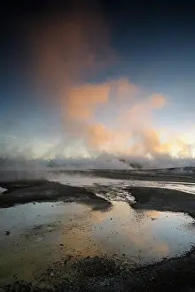 Geysers: Hot spring with geyser activity