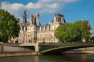 Hall: Hotel de Ville Town Hall, along the banks