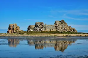 Castel: House between rocks, Castel Meur, La Gouffre, Plougrescant