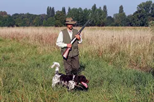 Guns: Hunting / shooting - man with gun Dog and Small