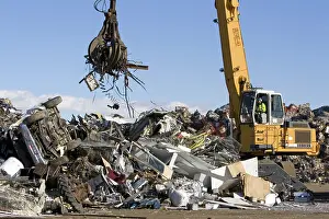 Lifting: Hydraulic Grapple Lifting Scrap Steel