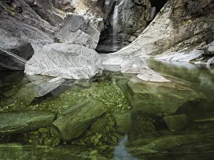 Waterfalls: ibxshu12162024.jpg