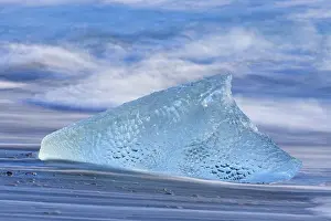 Lavasand: Ice on the beach
