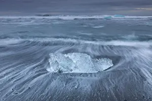 Lavasand: Ice on the beach