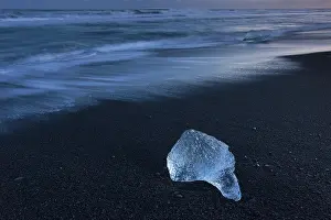 Lavasand: Ice on the beach