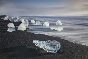 Lavasand: Ice on the beach