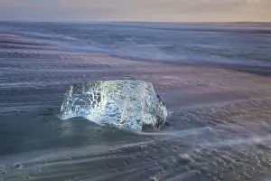 Lavasand: Ice on the beach