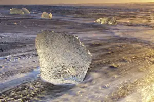 Piece: Ice on the beach