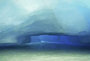 Shakes: Ice Cave in Iceberg