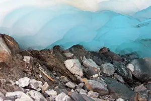 Retreat: Ice cave in the Schlatenkees one of the
