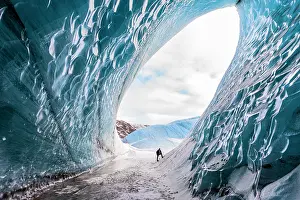 031019: Ice cave in Svinafellsvatn, Austurland, South Iceland