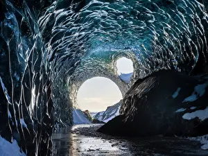 Islets: Ice cave in Vatnajoekull National Park, Iceland