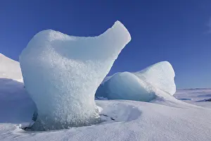 Fjallsrln: Ice formations in the Fjalls rlnn Glacier Lagoon
