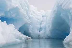 Drifting: Ice at Monacobreen - Svalbard - Norway