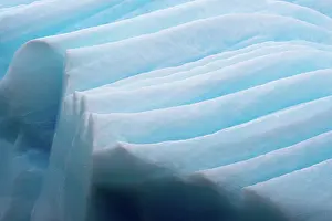 Striations: Iceberg detail
